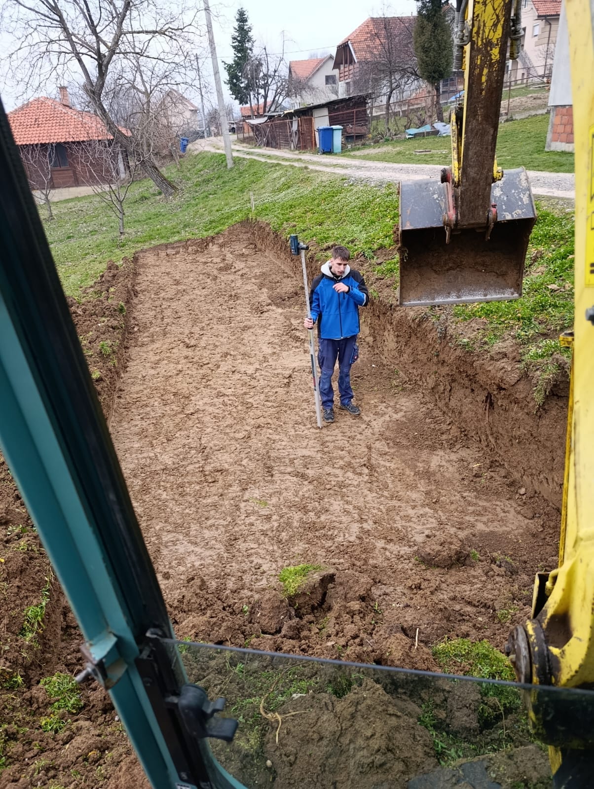 Iskop temelja za manje zgrade i objekte 1 iskop temelja - kopanje temelja mini bagerom